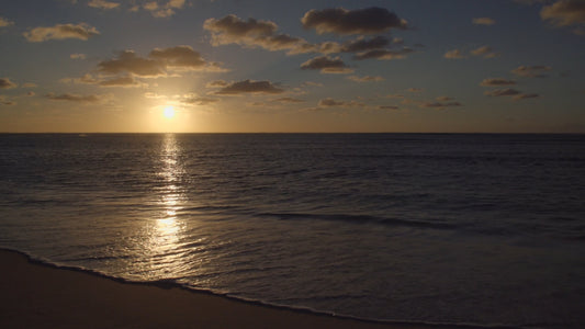 SLEEP  - Golden Sunset over the Indian Ocean - Cape Leveque - Australia with Ocean Sounds