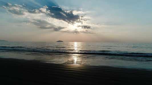 SLEEP - Sunset Beaches in Thailand and Goa, India with Sea Sounds